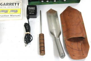 Vintage Garrett Master Hunter 5 Metal Detector with LOOK 6