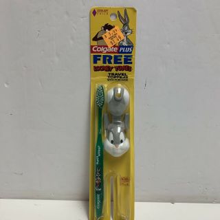 Vintage Looney Tunes Bugs Bunny Toothbrush & Topper 1996