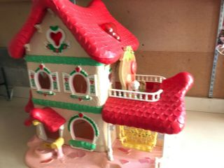 1983 Strawberry Shortcake Berry Happy Home Doll House,  Misc.  Furn.  & Accessories.