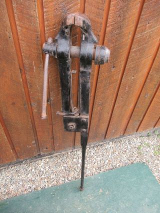 Vintage Blacksmith 41 " Long Weighs 35 Pounds Post Leg Stump Vise Wow Great