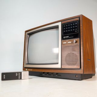 1982 Sharp Linytron Plus 13 " Color Tv 13f38 Vintage Gaming Television Crt Mcm