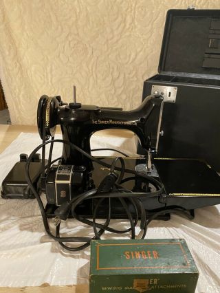 Vintage Electric Singer Sewing Machine Featherweight With Case & Accessories