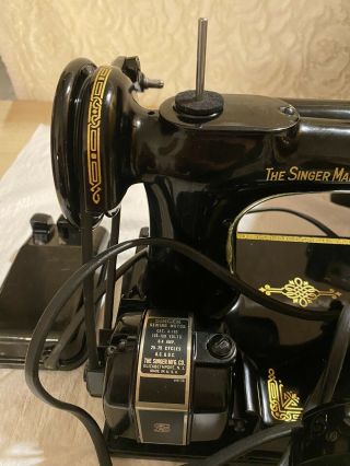 Vintage Electric Singer Sewing Machine Featherweight With Case & Accessories 4