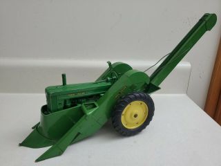 John Deere 60 W Corn Picker 1/16 1950 