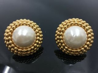 Auth Chanel Gold Tone Fake Pearl Clip On Earrings Vintage 0j270180n "