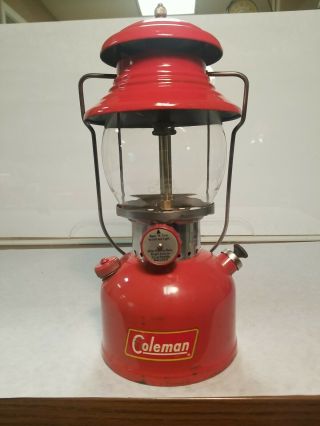 Vtg 1956 Coleman Model 200a Red Single Mantle Lantern Pyrex Globe Sunshine