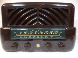 Vintage Montgomery Wards Airline Bakelite Am/fm Tube Radio Model 15br -