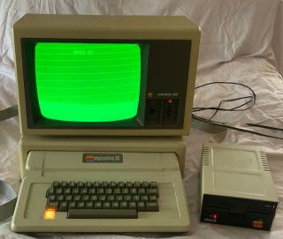 Vintage 1982 Apple Ii Plus Computer With Monitor
