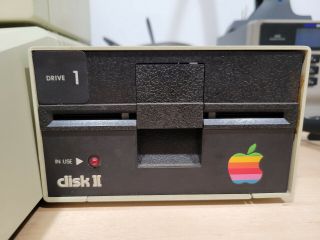 Vintage Apple IIe 2e II Desktop Computer System 5 - 1/4 Floppy Drive 6