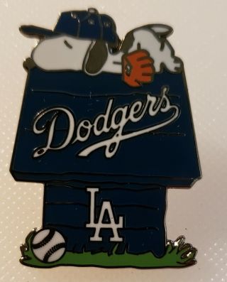 Los Angeles Dodgers Snoopy Dog House Lapel Pin