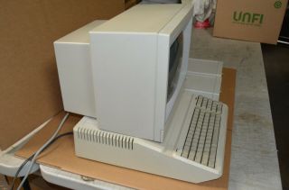 Vintage Apple IIe Computer with Monitor & 2 Disc Drives READ 4