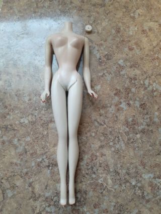Vintage Body Barbie 2 Or 3 Turning White With Age Broken Neck Knob