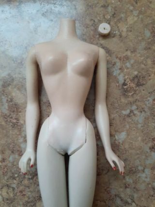 VINTAGE BODY BARBIE 2 or 3 TURNING WHITE WITH AGE BROKEN NECK KNOB 2