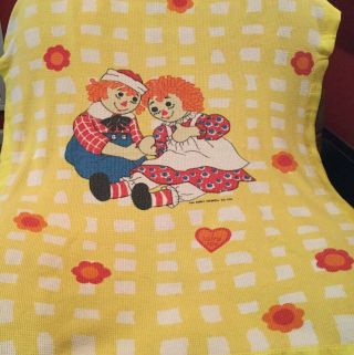 Vintage Raggedy Ann & Andy Yellow Thermal Waffle Weave Blanket Bobbs Merrill 2