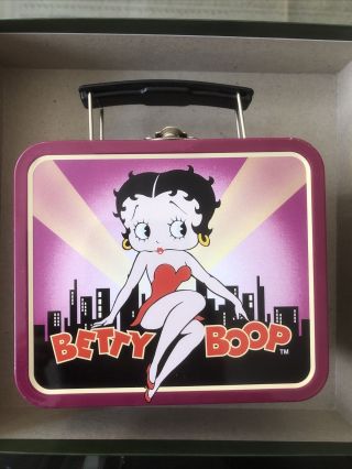 Vintage Betty Boop Collectible Metal Lunch Box W/handle Betty On The City 1997