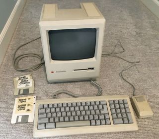 Vintage Apple Macintosh Plus Computer - M0001a