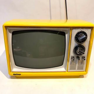 Vintage Mid Century Yellow Quasar B&w Television Tv Xp3163my
