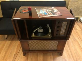 Restored Mid Century Vintage Record Player Phonograph Rca Victor Turntable/radio