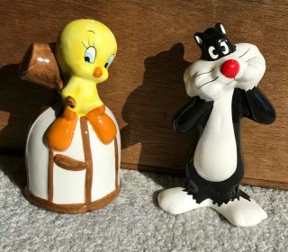 Vintage 1993 Looney Tunes Sylvester & Tweety Ceramic Salt And Pepper Shakers