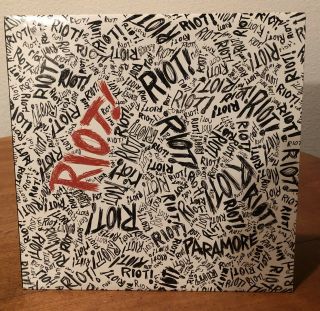 Paramore – Riot – On White Vinyl,  2007,  ‘fueled By Ramen’ 154612 - 1,  Nm