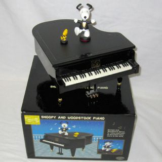 Animated Musical Snoopy & Woodstock Grand Piano Peanuts Gang 50th Ann.  See Video