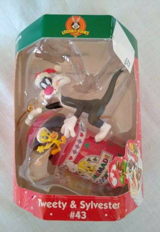 Vintage 2001looney Tunes Christmas Ornament " Tweety And Sylvester " 43