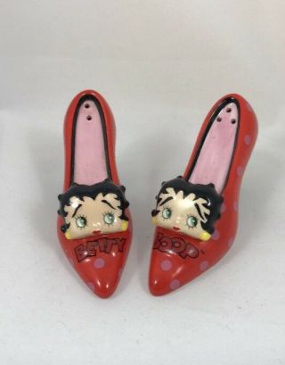 Betty Boop Collectible Salt And Pepper Shakers Set 1999