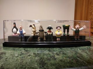 Vintage Shaun The Sheep Charactors Figures Set 45mm - 60mm With Acrylic Box