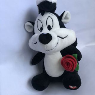 Hallmark Looney Tunes Pepe Le Pew " Sweet On You " Talking Plush Valentine Love
