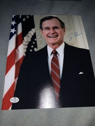 President George H.  W.  Bush Sr.  Hand Signed Autograph 8x10 Photo W/