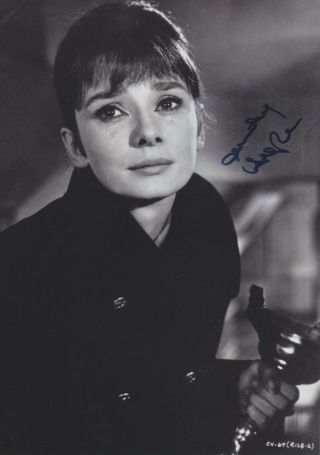 Audrey Hepburn In Person Hand Signed Glossy Photo 6 X 8 Inch Autograph