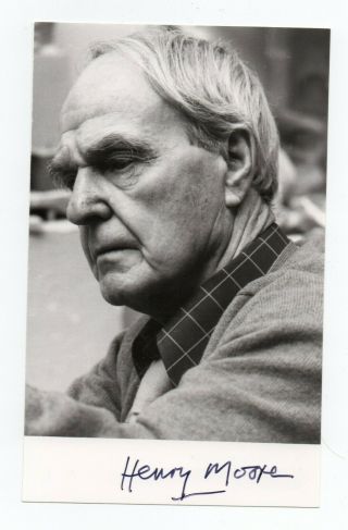 Henry Moore 1898 - 1986 Renowned Sculptor/artist.  Terrific Signed Photo.