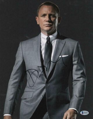 Daniel Craig Signed 11x14 Photo James Bond 007 Authentic Autograph Beckett S