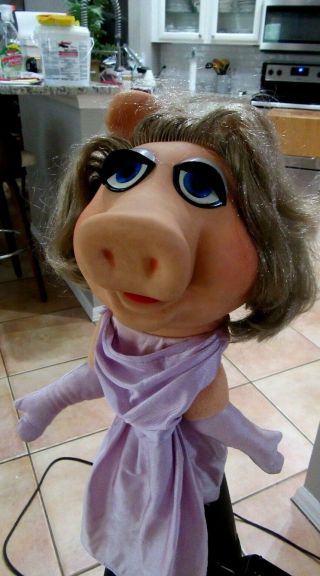 Vintage Miss Piggy Hand Puppet 1977 Fisher Price Jim Henson Muppets L1.  21