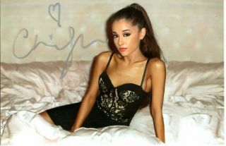 Ariana Grande " American Singer " Hand Signed 6x4 Col Photo Autographed