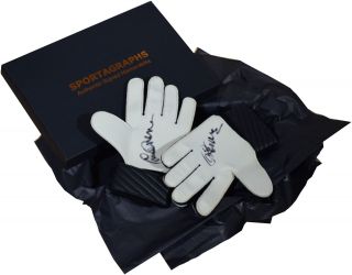 Tommy Lawrence Signed Pair Goalkeeper Gloves Autograph Gift Box Liverpool Proof