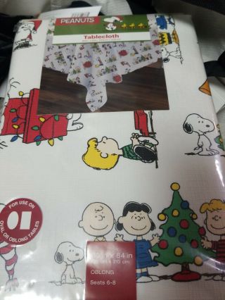 Peanuts Snoopy Christmas Table Cloth 60in X 84in Seats 6 To 8