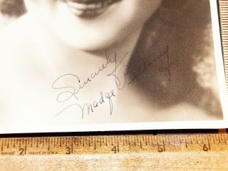 1920 ' s,  30s MADGE BELLAMY Autographed Studio Photo 2