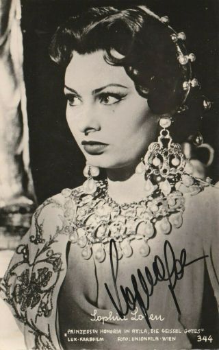Sophia Loren - Signed 3x5 Pic From `attila` 1954 Film