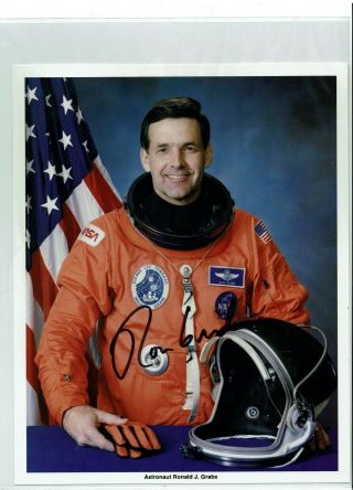 Nasa Space Shuttle Astronaut: Ronald J.  Grabe Autograph Signed Photo