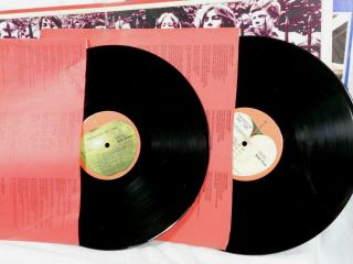 THE BEATLES,  2 LPs.  1962 - 1966,  1967 - 1970.  APPLE DOUBLE ALBUMS.  4 DISCS,  LISTS 2