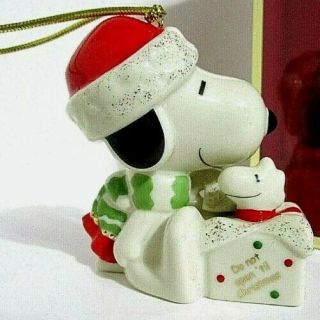 W79 Snoopy Peanuts Charlie Brown Lenox Fine China Christmas Ornament Figure 2003