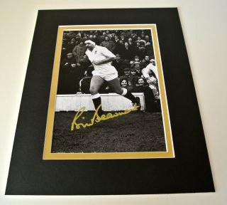 Bill Beaumont Signed Autograph 10x8 Photo Mount Display England Rugby Proof