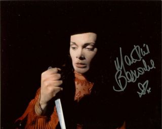 Martine Beswick Photo Signed In Person - Dr Jekyll & Sister Hyde - H803