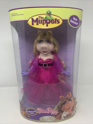 The Muppets Miss Piggy 12 " Doll 2006 Brass Key Porcelain Doll