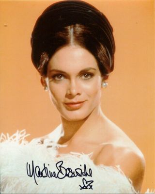 Martine Beswick Photo Signed In Person - Dr Jekyll & Sister Hyde - H804