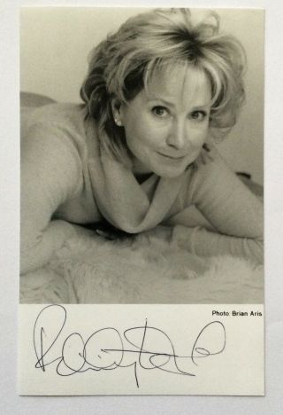 Felicity Kendal (the Good Life) Handsigned Photograph 5.  5 X 3.  5.