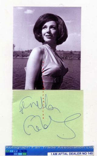 Fenella Fielding Signed Page Carry On Screaming Aftal 145