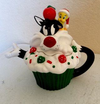 Warner Bros.  Sylvester And Tweety Colorful Christmas Cupcake Teapot - Adorable