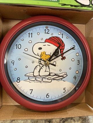 Peanuts Holiday Sounds Clock Hourly Christmas Light Sensor Snoopy Hugs Woodstock